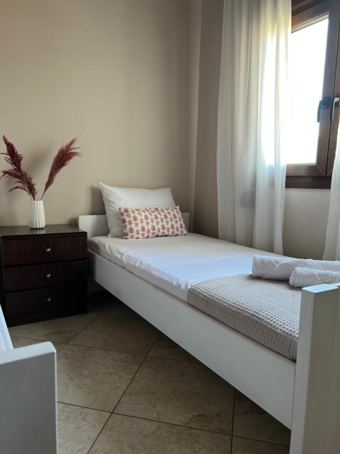 Serenity Resort Vrísai Esterno foto